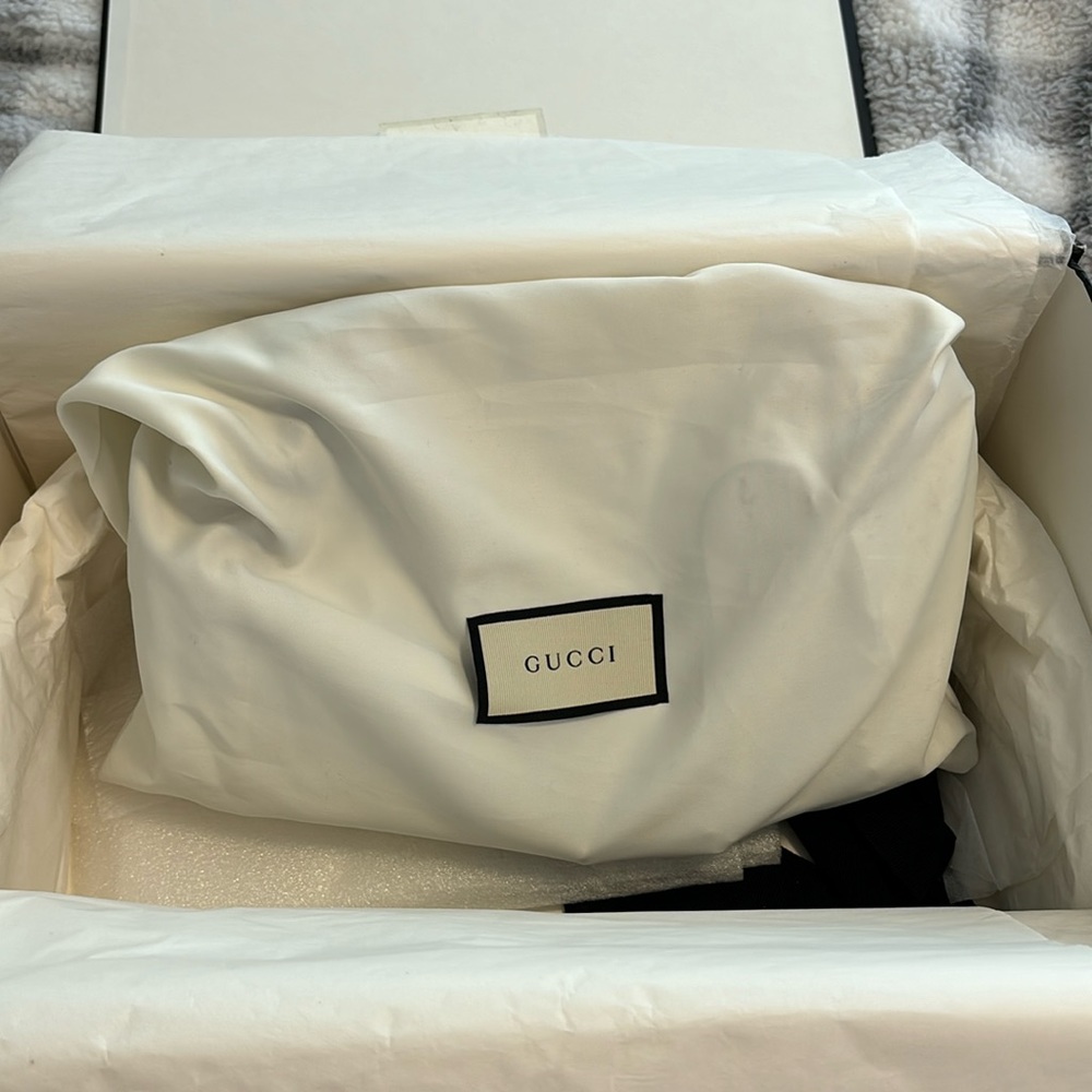 GUCCI MARMONT SMALL SHOULDER BAG